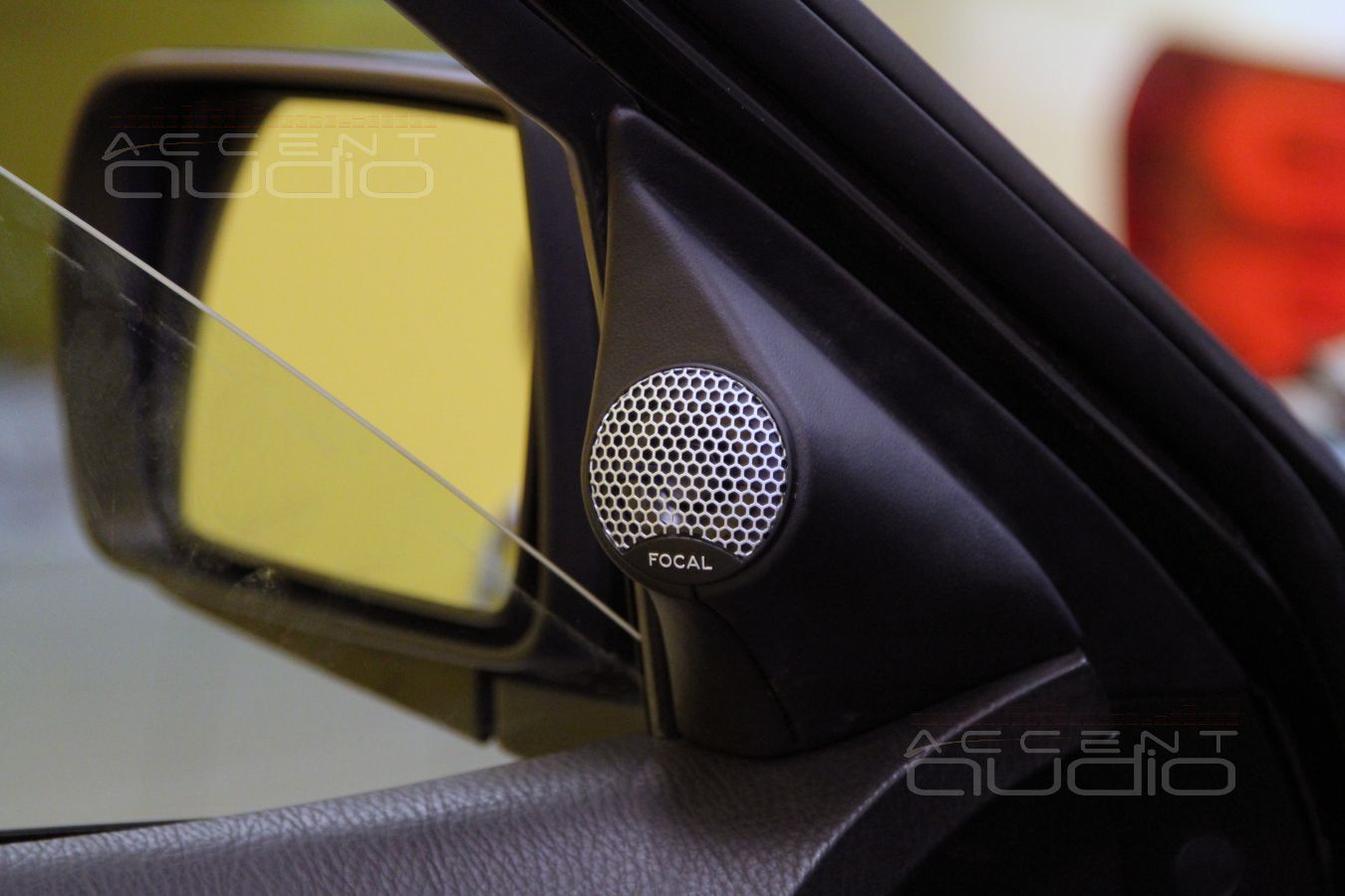 Подиумы под твитеры Focal в Kia Mohave