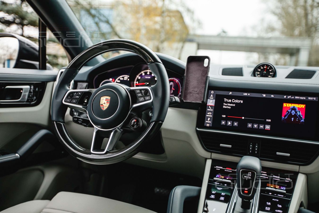 Крепление смартфона в Porsche Cayenne Coupe и его небольшой анонс