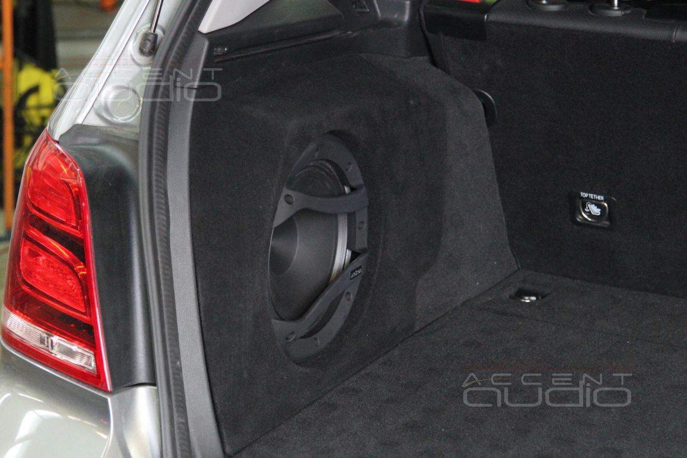 Сабвуфер CDTAudio QES 1020 в Mercedes GLK