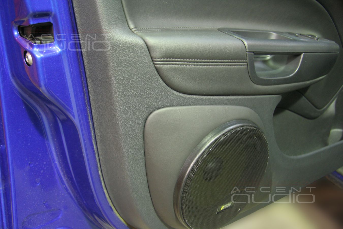 Установка мидбасов Eton A1 в SKODA Octavia RS