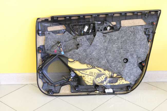 Mercedes-Benz GLA новый звук в правильном кузове и slim версии компонентов