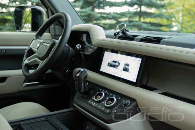 Новый Land Rover Defender: удаляем дичь от Meridian и устанавливаем ЗВУК