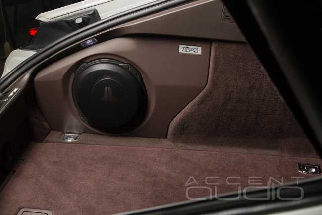 Мощно, громко, надежно и стильно – новый звук для Porsche Panamera