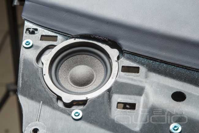 Bentley Premium Sound System, вместо жалкой заводской пародии 