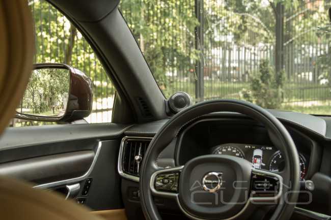Живой звук новой аудиосистемы в Volvo V90 Cross Country 2021