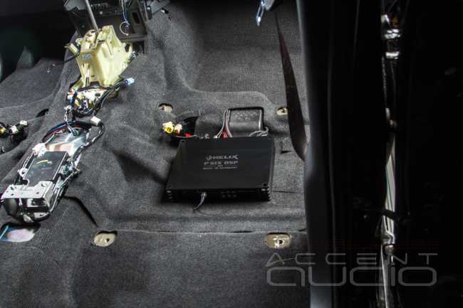 Нескромный звук в скромном Mitsubishi Pajero Sport