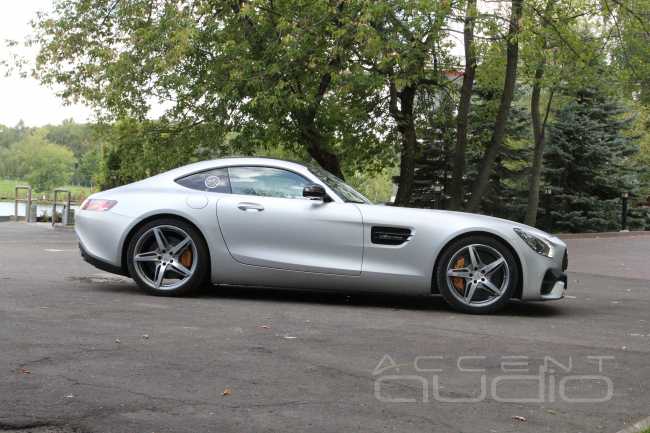 Burmester отправляем на полку – устанавливаем настоящую аудиосистему в спортивный Mercedes-Benz GT