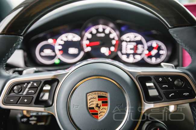 Штатная премиум аудиосистема в новом Porsche Cayenne Coupe