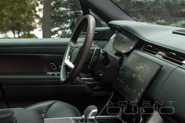 Не бюджетное решение: замена Meridian на аудиосистему в новом Range Rover