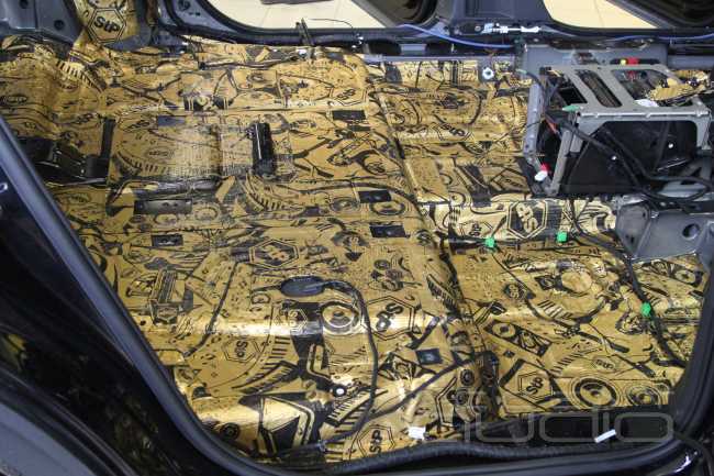 Большому брату сабвуфер надо: настоящий звук для Volkswagen Teramont !