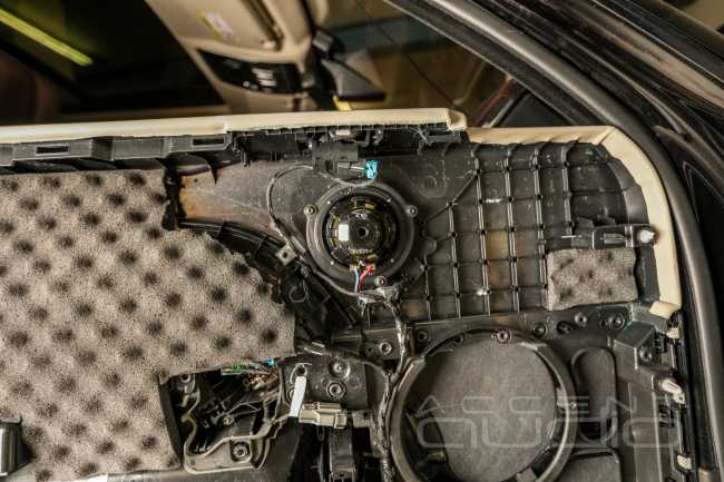Hi-End аудиосистема в Range Rover Autobiography