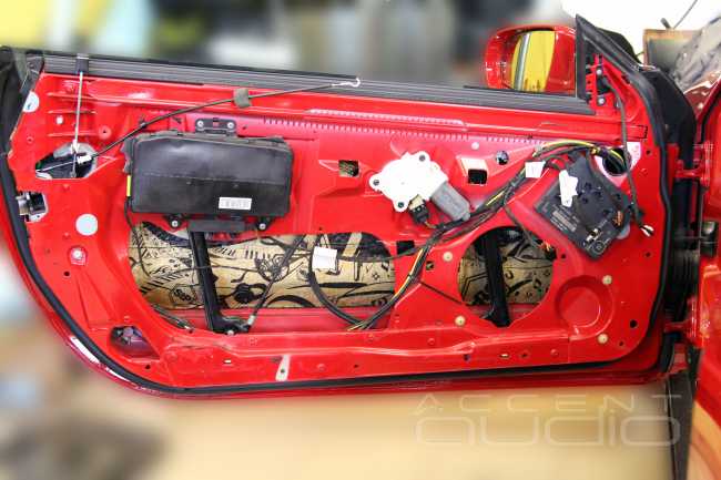 Отбрасывая все лишнее от HarmanKardon: новый звук Audison в Mercedes-Benz SL350