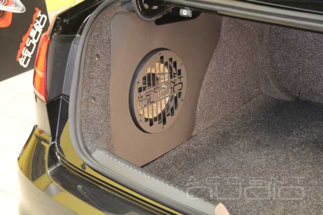 Настоящему немцу – благородный звук: правильная модернизация аудиосистемы VW Jetta