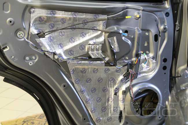 Модернизация аудиосистемы и шумоизоляция нового Mitsubishi Pajero Sport