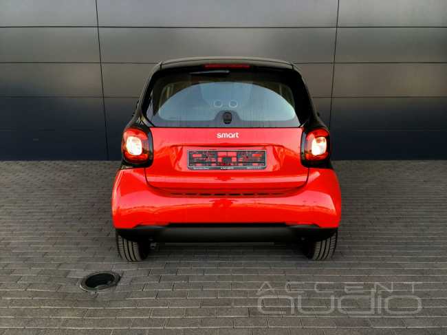 Дешево, эффективно и эффектно – настоящий автозвук для Smart Fortwo