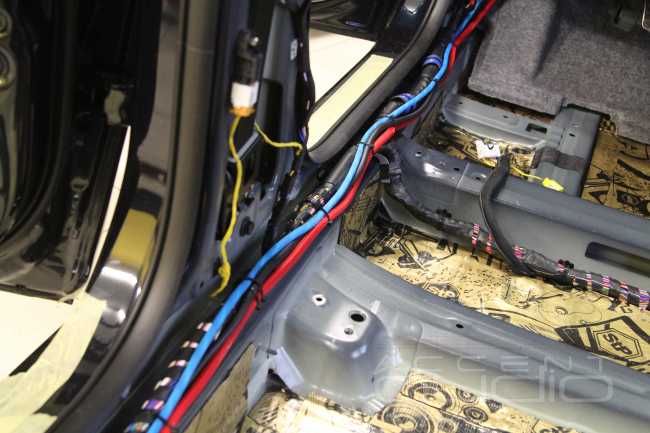 Меняем Harman Kardon в Kia Optima на звучащие компоненты