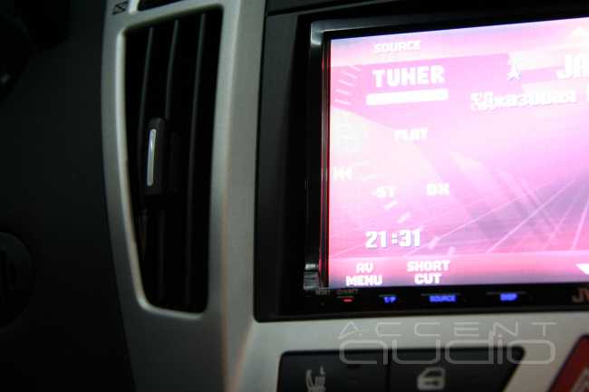 Аудиоинсталляция в Kia Ceed. Мультимедиа на JVC KW-AVX 900.