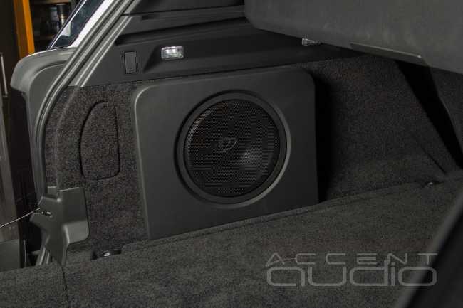 Не бюджетное решение: замена Meridian на аудиосистему в новом Range Rover