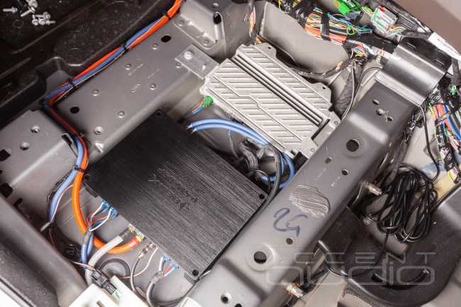 Жёлтая роскошь звука Focal KX для нового Range Rover Sport