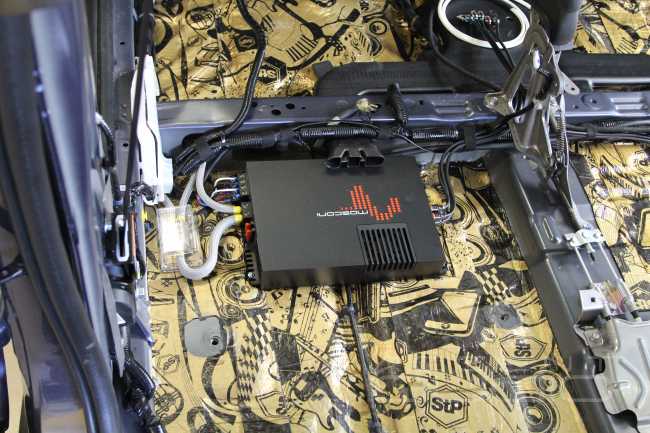 Итальянская затея в японском автомобиле – аудиосистема в Honda CRV на компонентах Audison и Mosconi