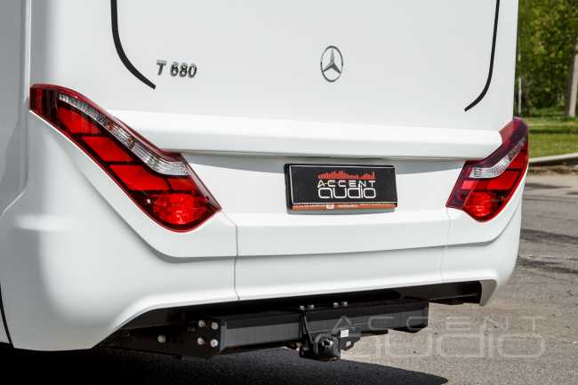 А я – в домике: автозвук и дооснащение автодома Mercedes-Benz Hymer