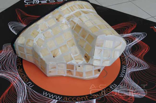 Burmester отправляем на полку – устанавливаем настоящую аудиосистему в спортивный Mercedes-Benz GT