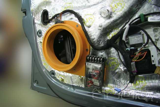 Особенности установки акустики в Volkswagen Jetta