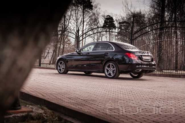 Бюджетно – значит отлично: новый звук в Mercedes-Benz W205