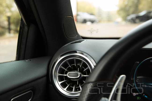Бешеная табуретка со звуком: чёткий кач в новом Mercedes A 45