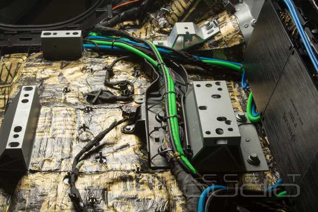 Не бюджетное решение: замена Meridian на аудиосистему в новом Range Rover