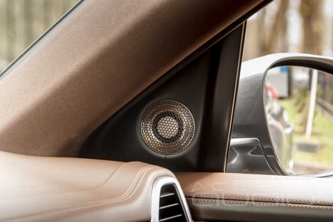 Бюджетная модернизация аудиосистемы в Porsche Cayenne Coupe 2022