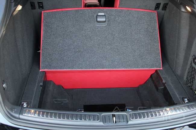 Porsche Macan - Bose + Focal = House Music!