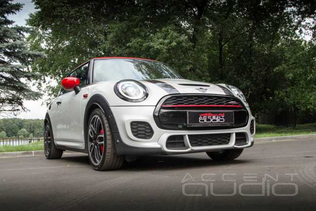 Технологии чёткого звучания для нового MINI Cooper