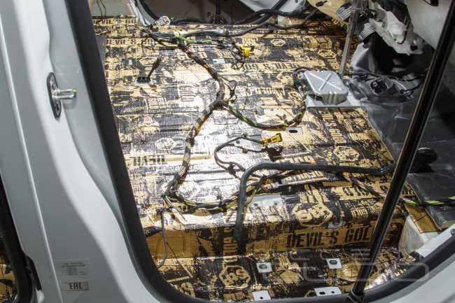 Вдаль с комфортом, звуком и стилем: автозвук и тюнинг Opel Zafira Life