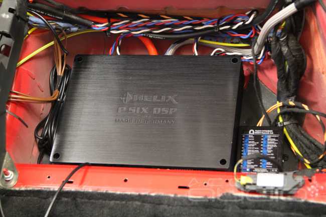 Отбрасывая все лишнее от HarmanKardon: новый звук Audison в Mercedes-Benz SL350