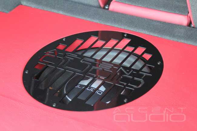 Porsche Macan - Bose + Focal = House Music!