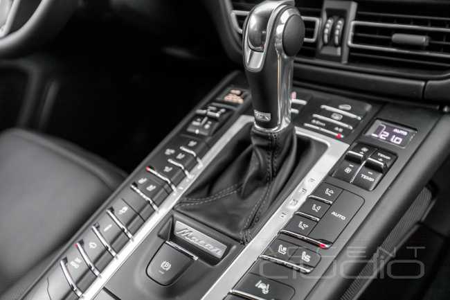 Немецкая машина для звука: Audiotec-Fischer и Porsche Macan 2020