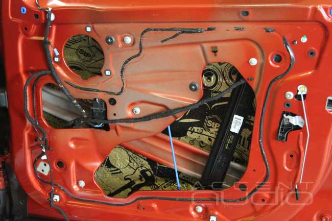 Быстро звук! BLAM в BMW X1 за один день.