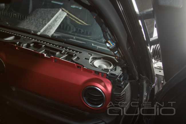 Звуковые решения для нового Jeep Wrangler Rubicon 