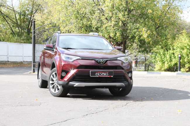 Отличный звук в новой Toyota Rav4: дёшево у всех – разница в доверии