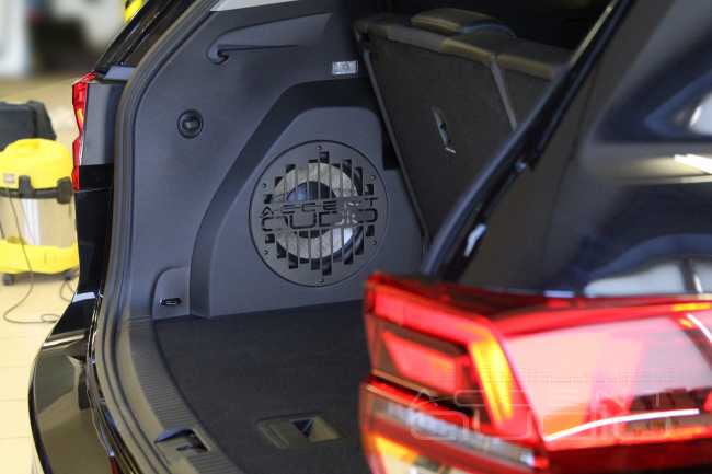 Большому брату сабвуфер надо: настоящий звук для Volkswagen Teramont !