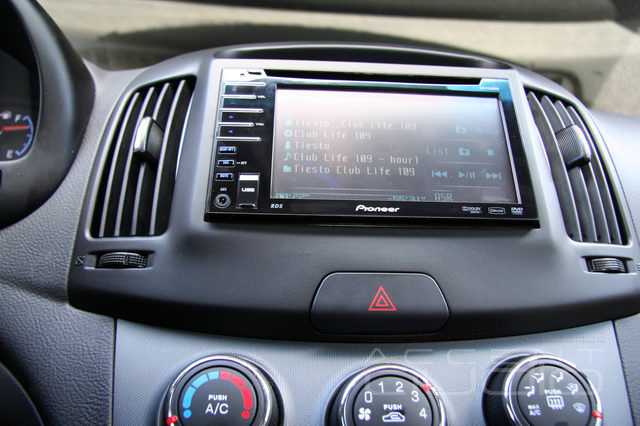 Hyundai Elantra NEW Pioneer AVH-P3100DVD. Мультимедиа бесплатно....