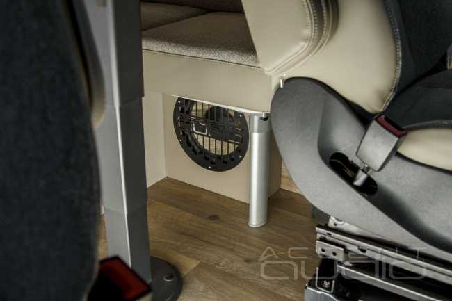 А я – в домике: автозвук и дооснащение автодома Mercedes-Benz Hymer