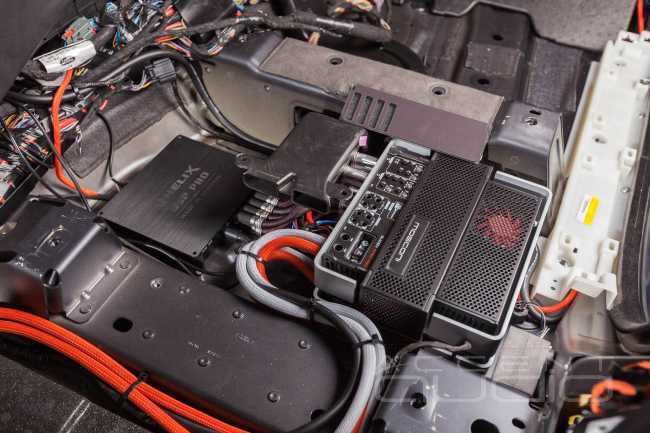 Hi-End штатно: аудиосистема премиум класса вместо Meridian