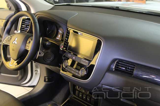 Модернизация звука, шумоизоляция и черный потолок из алькантары для Mitsubishi Outlander