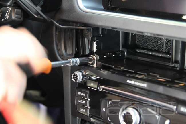 Установка Alpine X701D-A в новый Audi Q5 2016