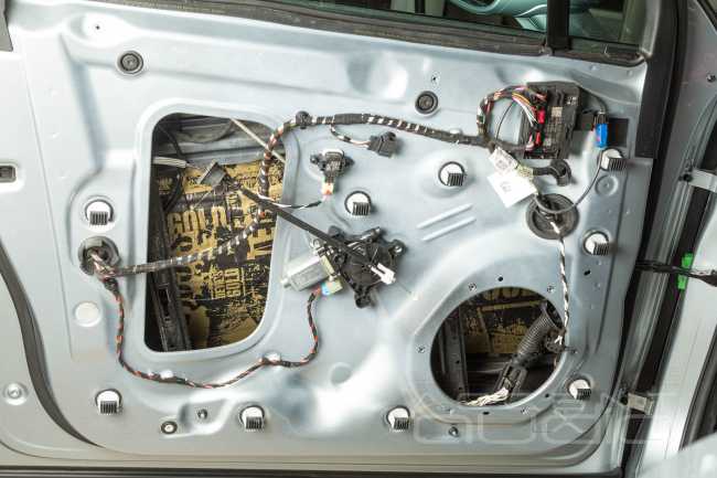 Натуральность и точность звучания Porsche Macan на AB классе