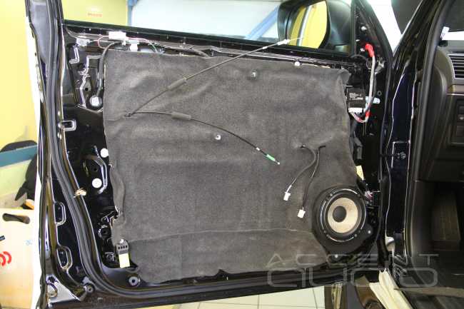 Замена магнитолы в Toyota Land Cruiser Prado 150