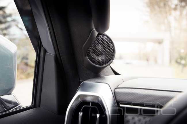 Бюджетный, немецкий, крутой: новый автозвук в Jetour T2