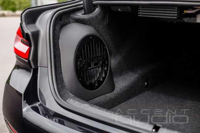 Мне все самое лучшее: правильный звук на немецких компонентах для BMW 540i